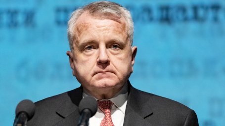 Послу США пригрозили решительной реакцией России на возможные санкции